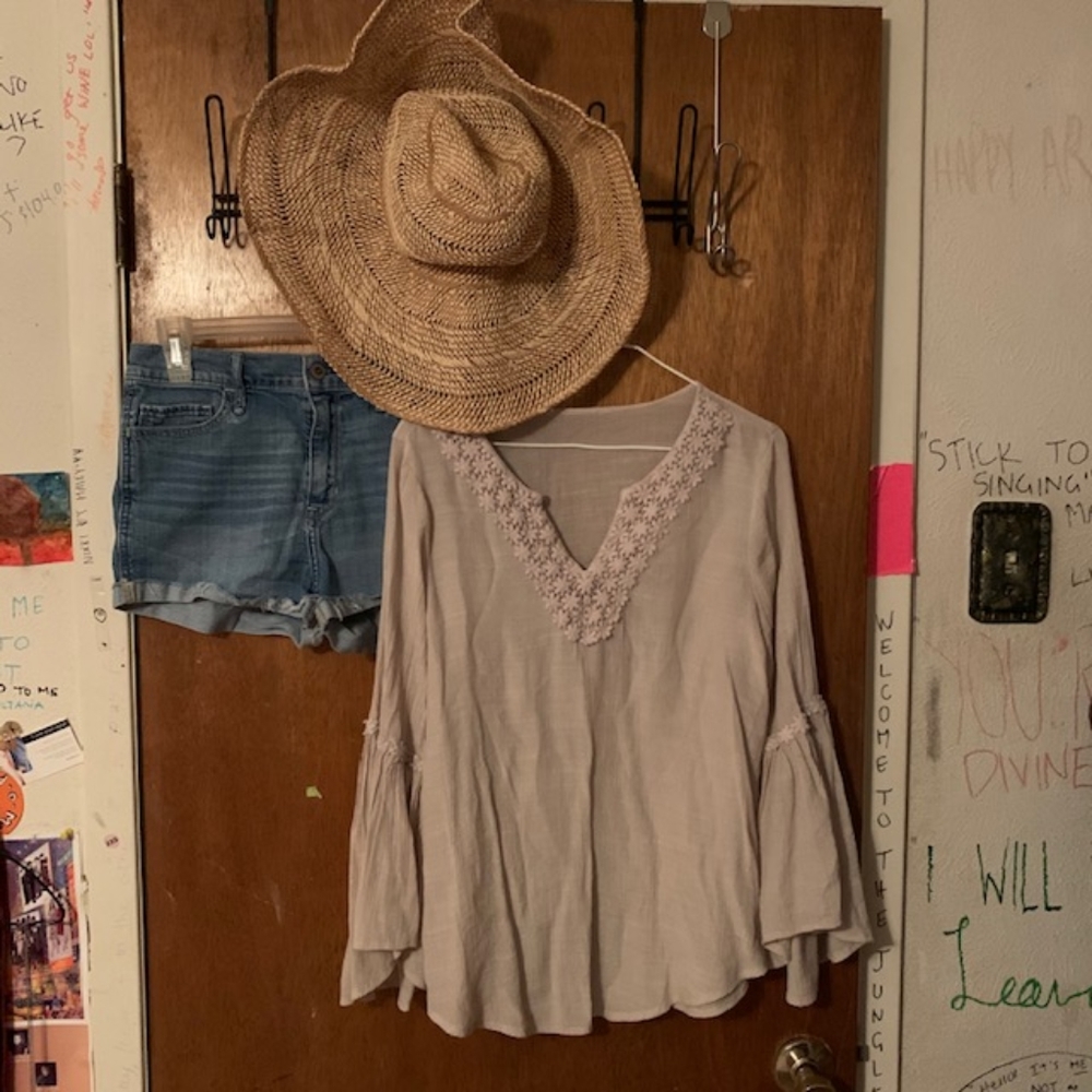 Hollister high waisted shorts size 3